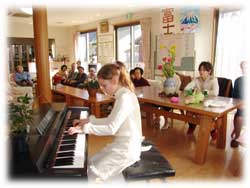つくば市内の小学生がミニコンサートを開いてくれました!